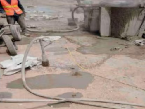 江阳水泥混凝土路面板底注浆技术 路面脱空注浆整治方案
